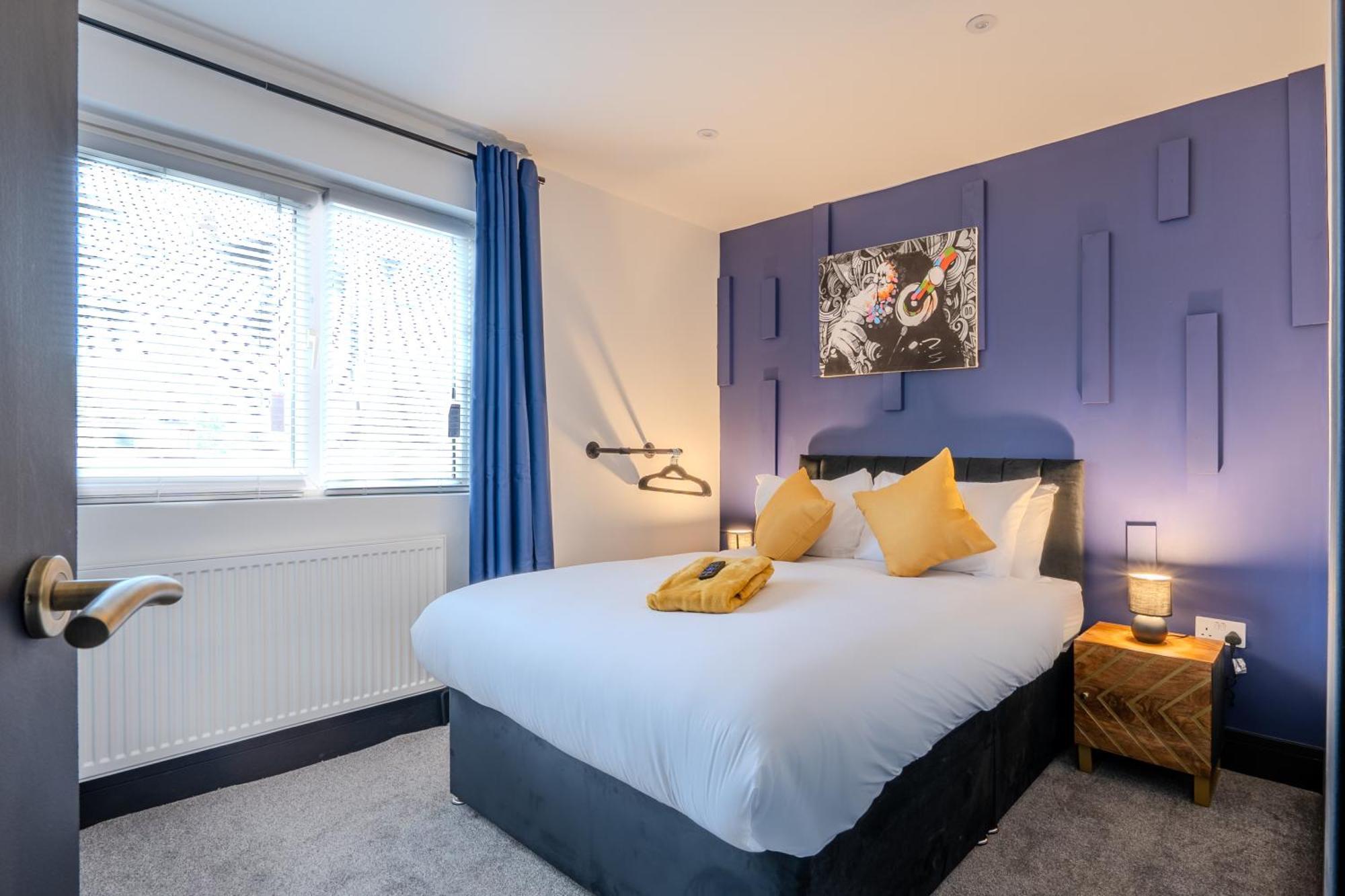 Modern 3Br Home - Private Parking - Tv In Every Bedroom Swansea Exterior foto