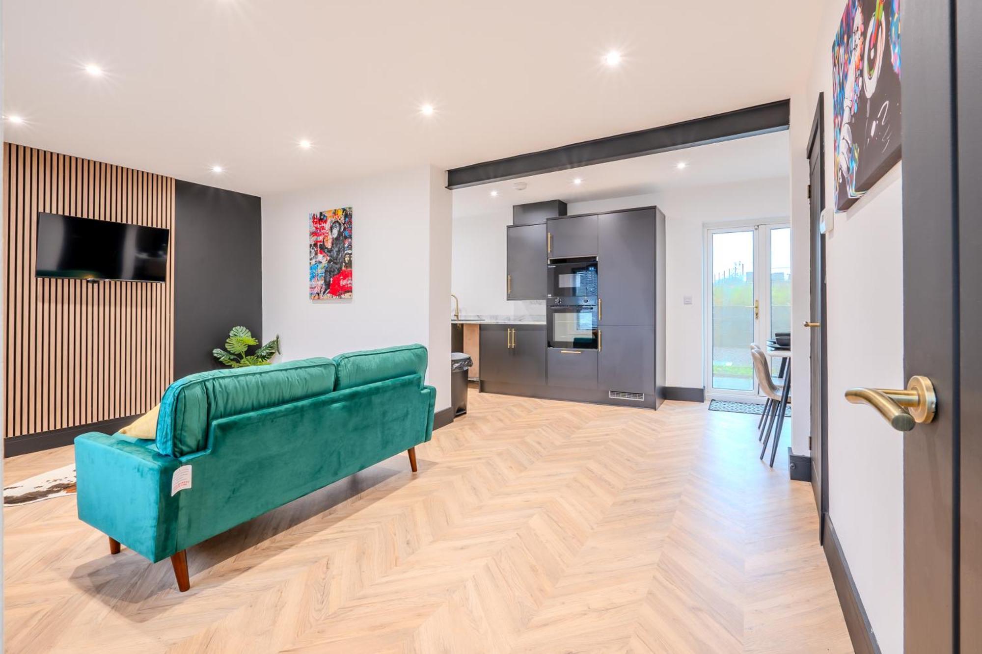 Modern 3Br Home - Private Parking - Tv In Every Bedroom Swansea Exterior foto